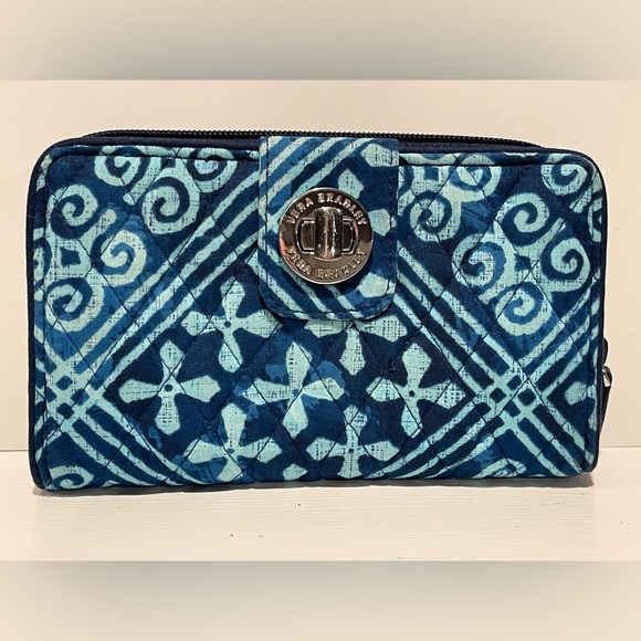 VERA BRADLEY Cuban Tiles Turn Lock Wallet - Picture 1 of 11